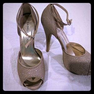 Chinese laundry peep toe platform pumps